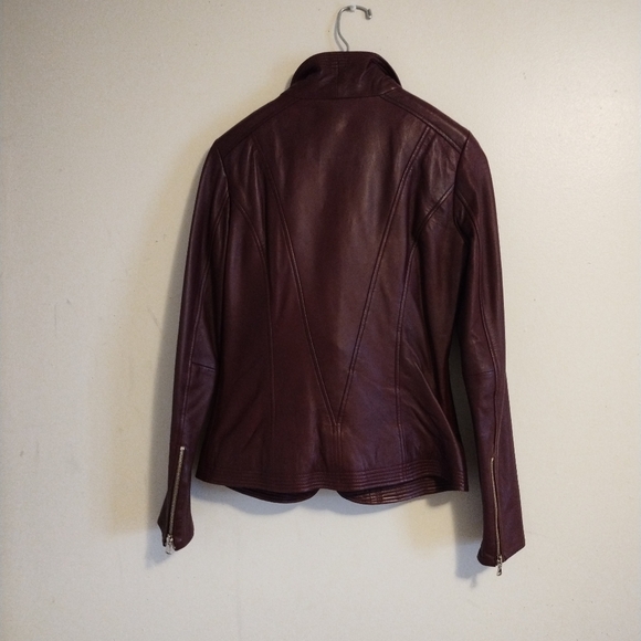 Danier Genuine Leather. Colour Bordeauex Size 2XS - Picture 3 of 5